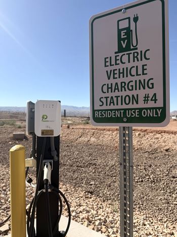 Electric vehicle charging station